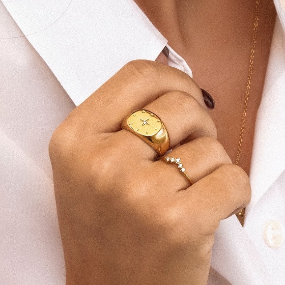Signet star 💫 ring